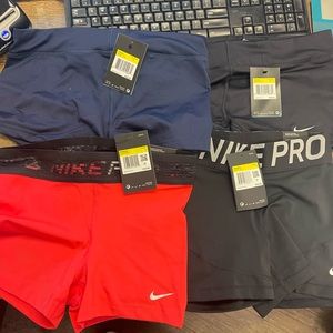 NWT NIKE SHORT LOT
